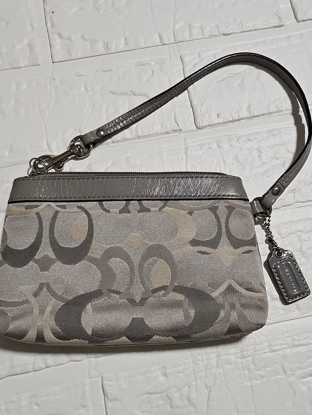 Coach wristlet gray